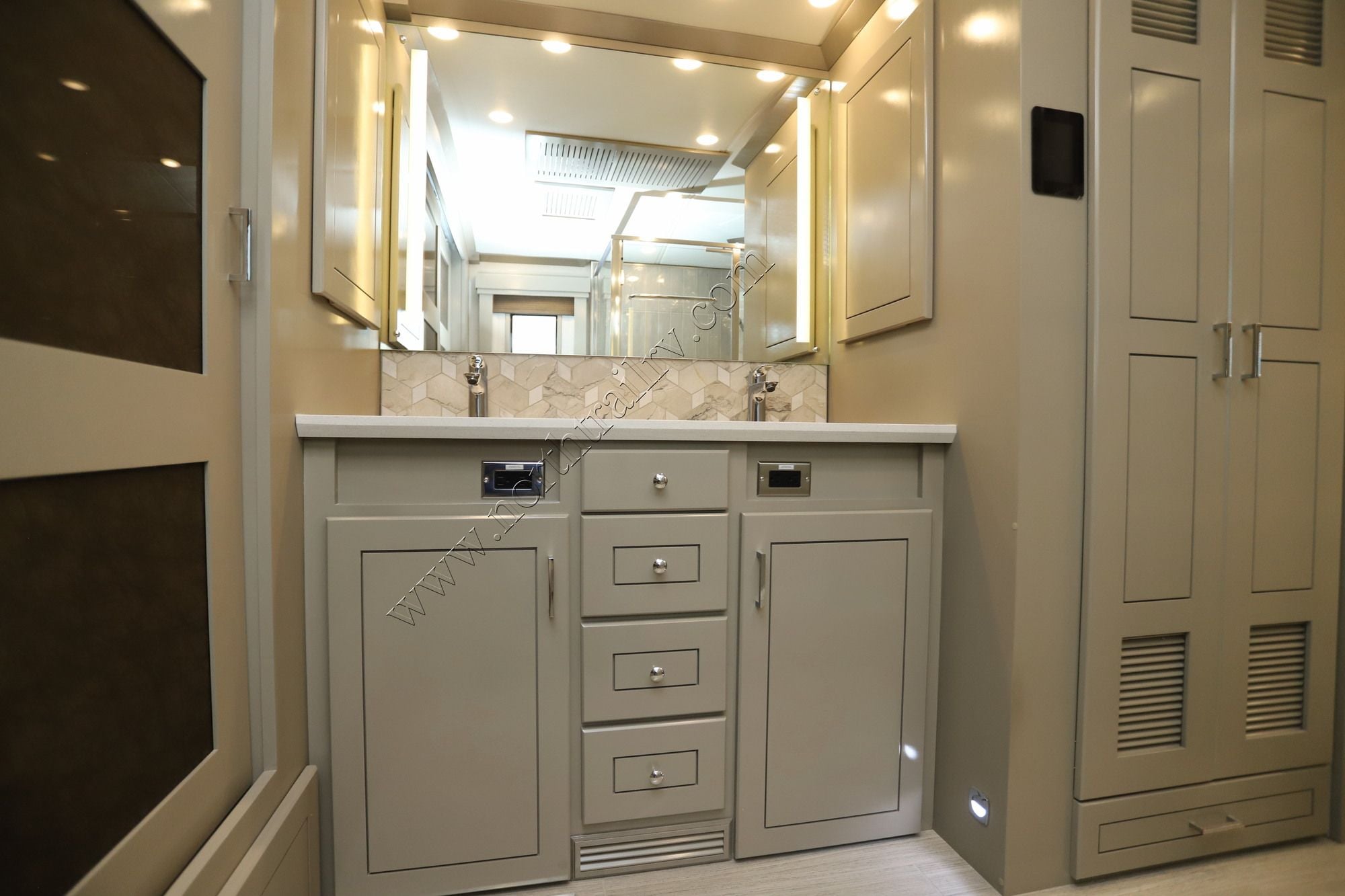 New 2027 Newmar Essex 4551 Class A  For Sale