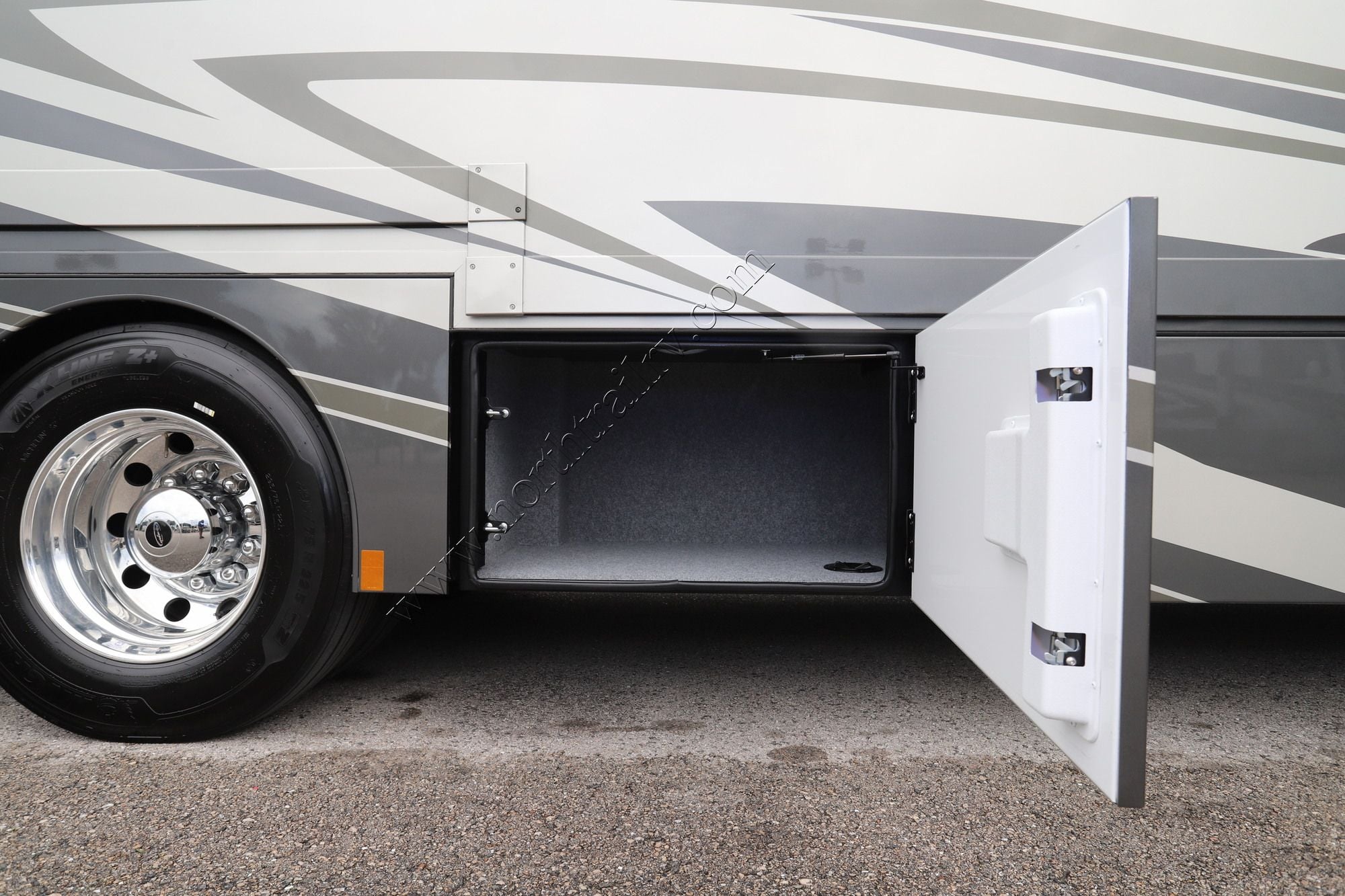New 2027 Renegade Rv Valencia 39FW Super C  For Sale
