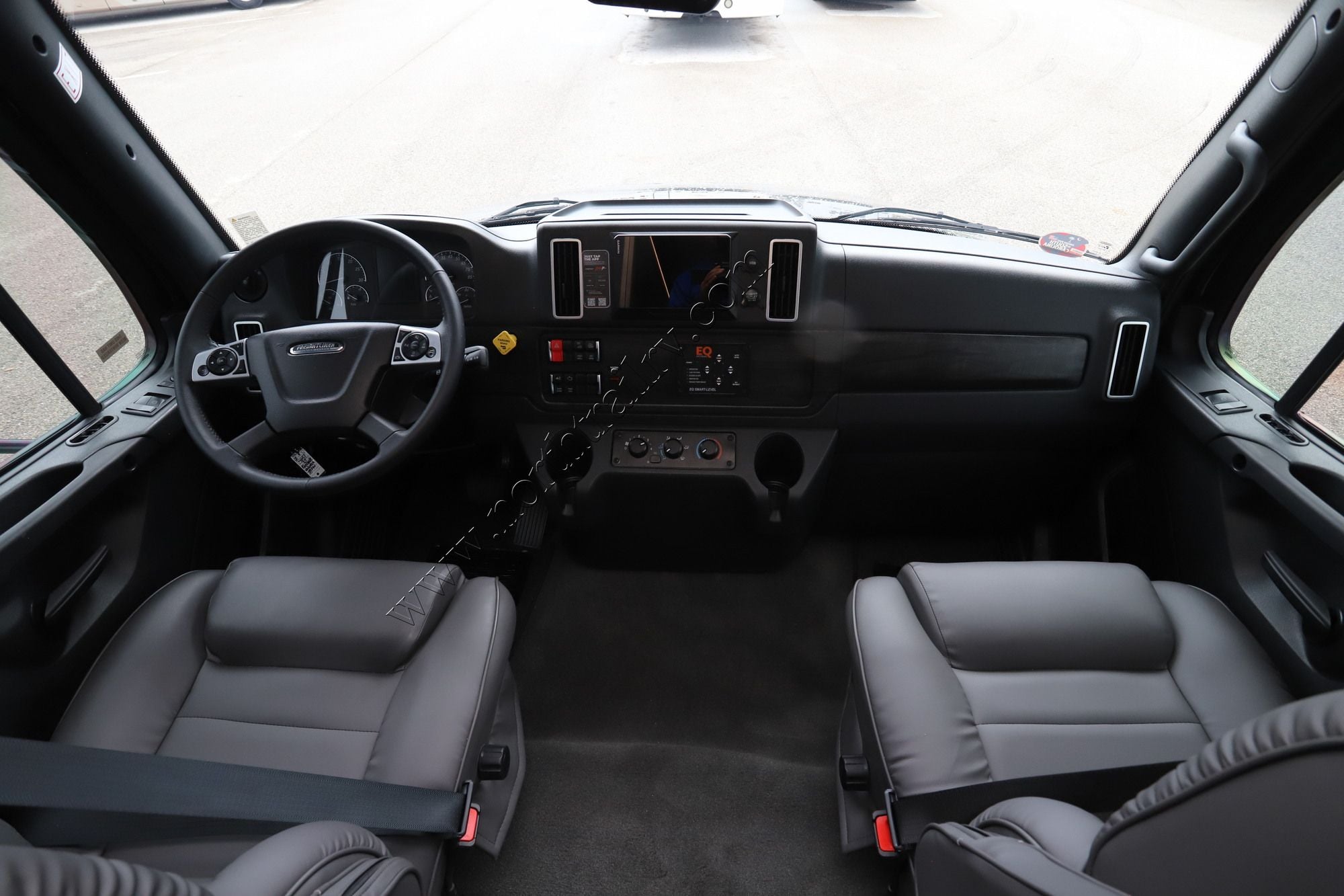New 2027 Renegade Rv Valencia 39FW Super C  For Sale