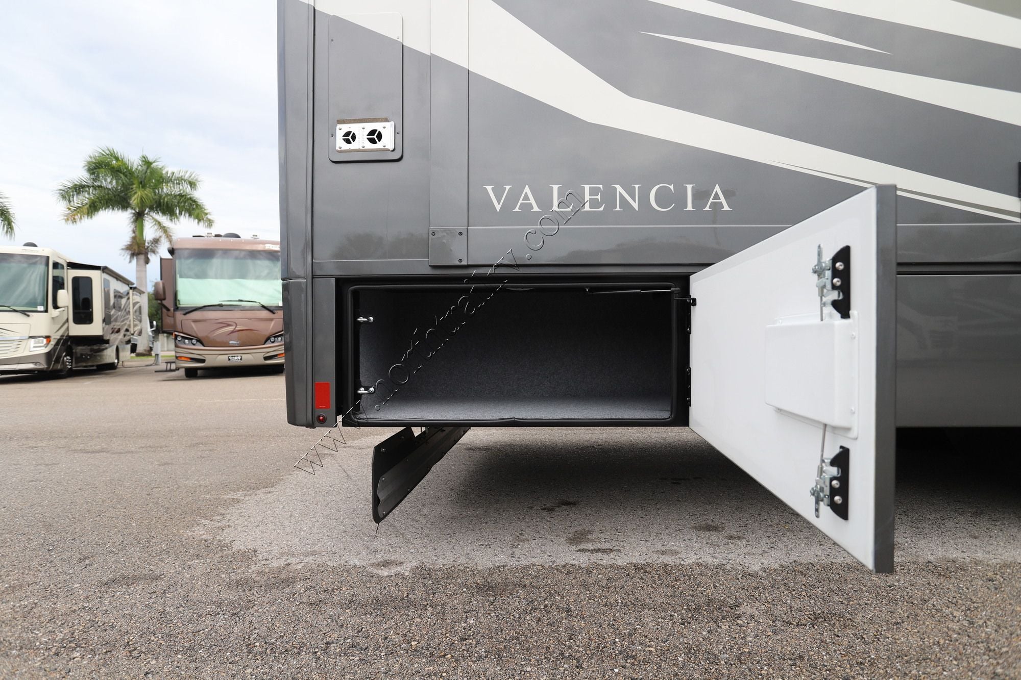 New 2027 Renegade Rv Valencia 39FW Super C  For Sale
