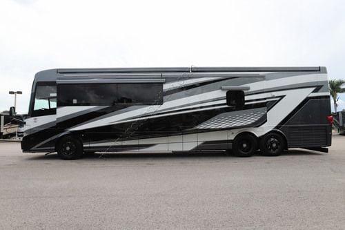 2027 Newmar Essex 4551