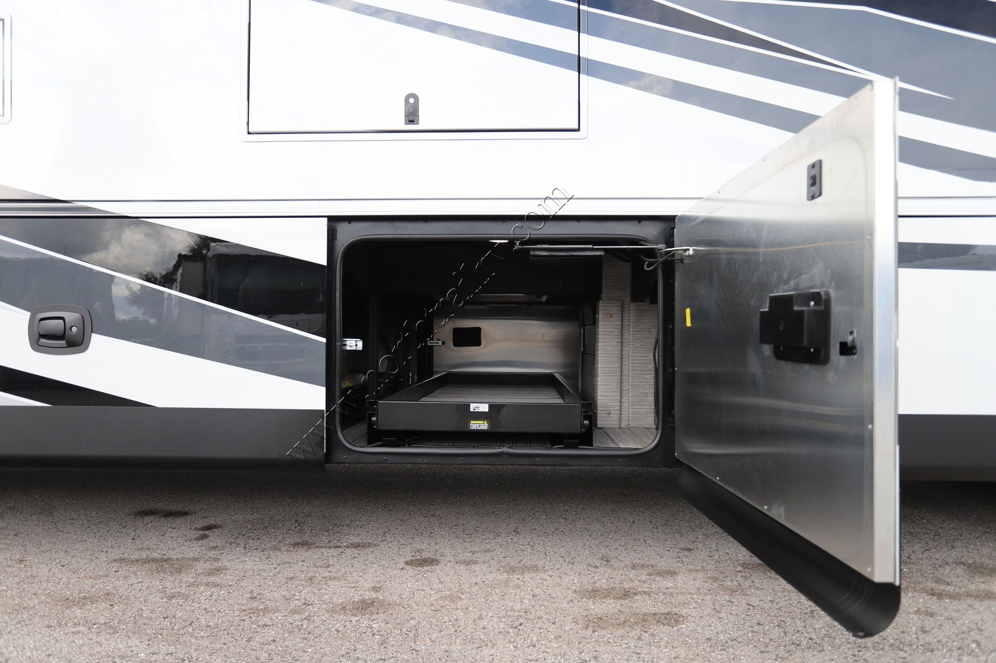New 2027 Tiffin Motor Homes Zephyr 45PZ Class A  For Sale