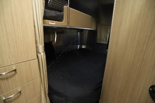 2017 Airstream Flying Cloud 30B