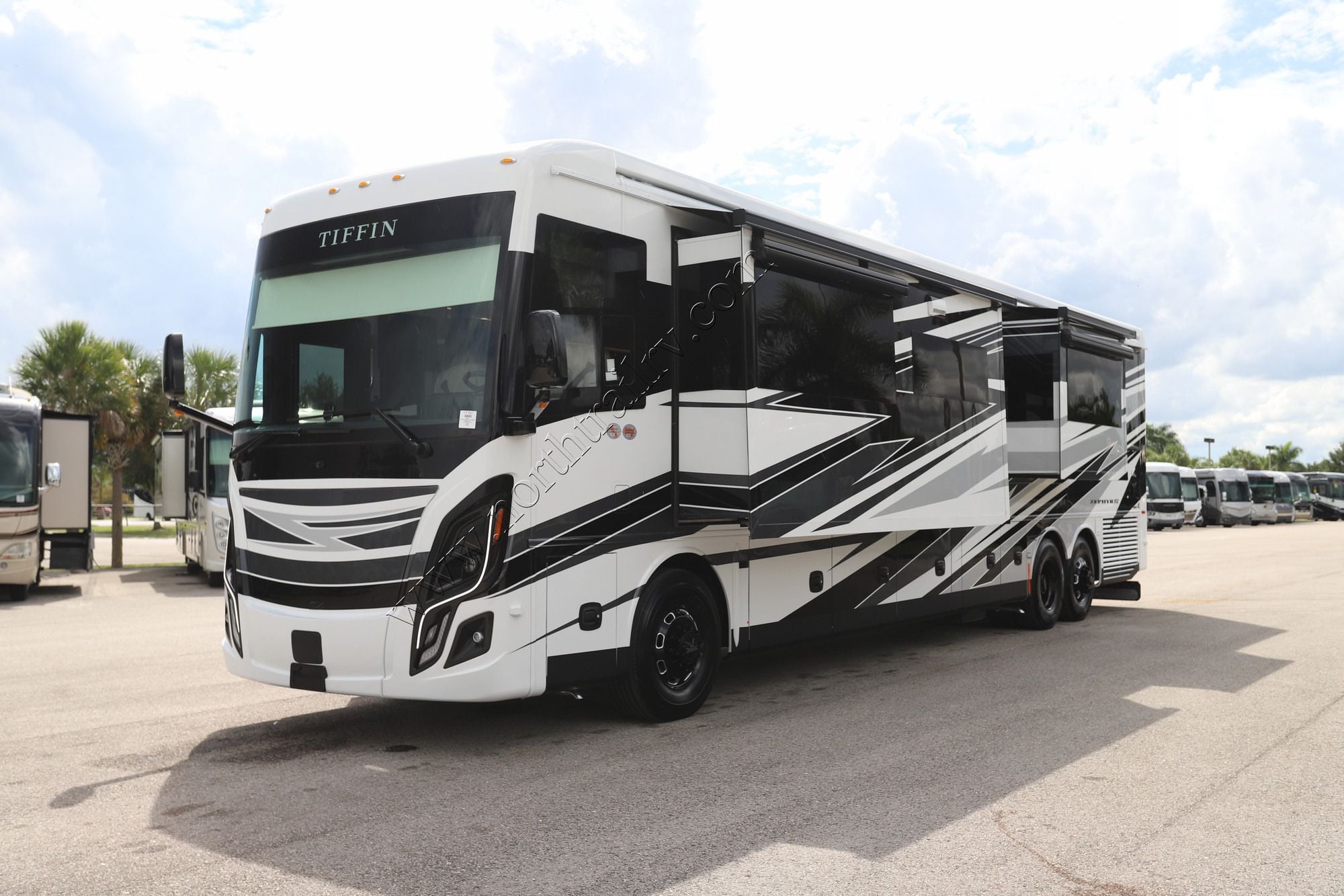 New 2027 Tiffin Motor Homes Zephyr 45PZ Class A  For Sale