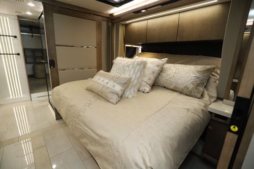 2027 Tiffin Motor Homes Zephyr 45PZ