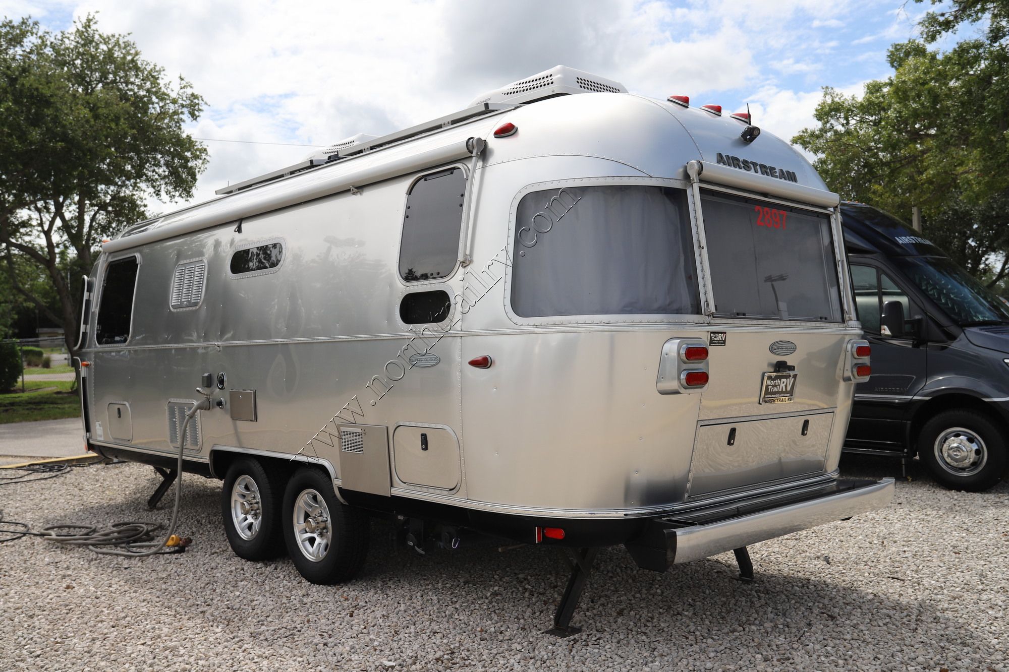 Used 2019 Airstream Flying Cloud 25RBT Travel Trailer  For Sale