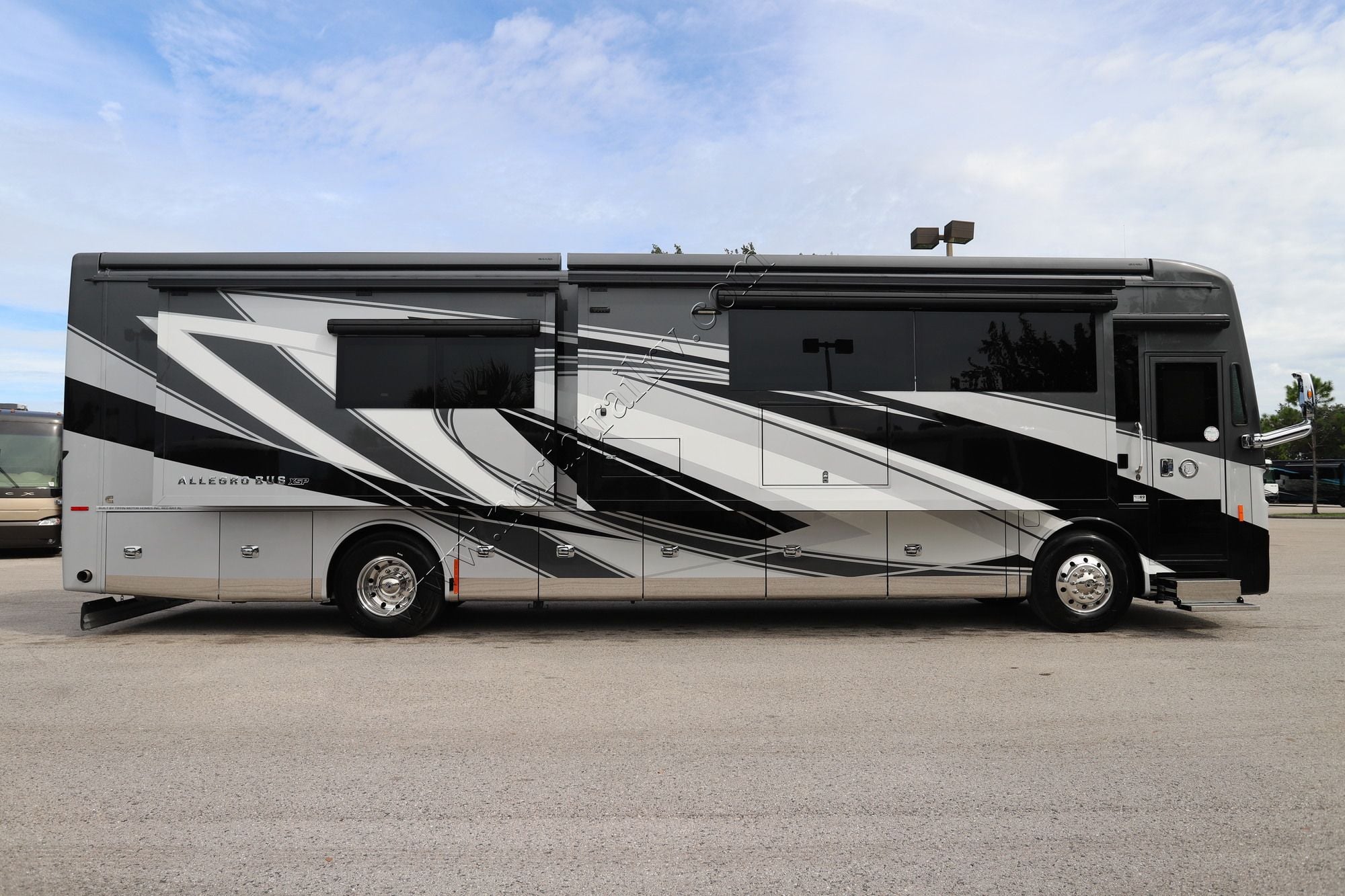New 2027 Tiffin Motor Homes Allegro Bus 40IP Class A  For Sale