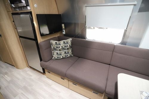 2019 Airstream Flying Cloud 25RBT