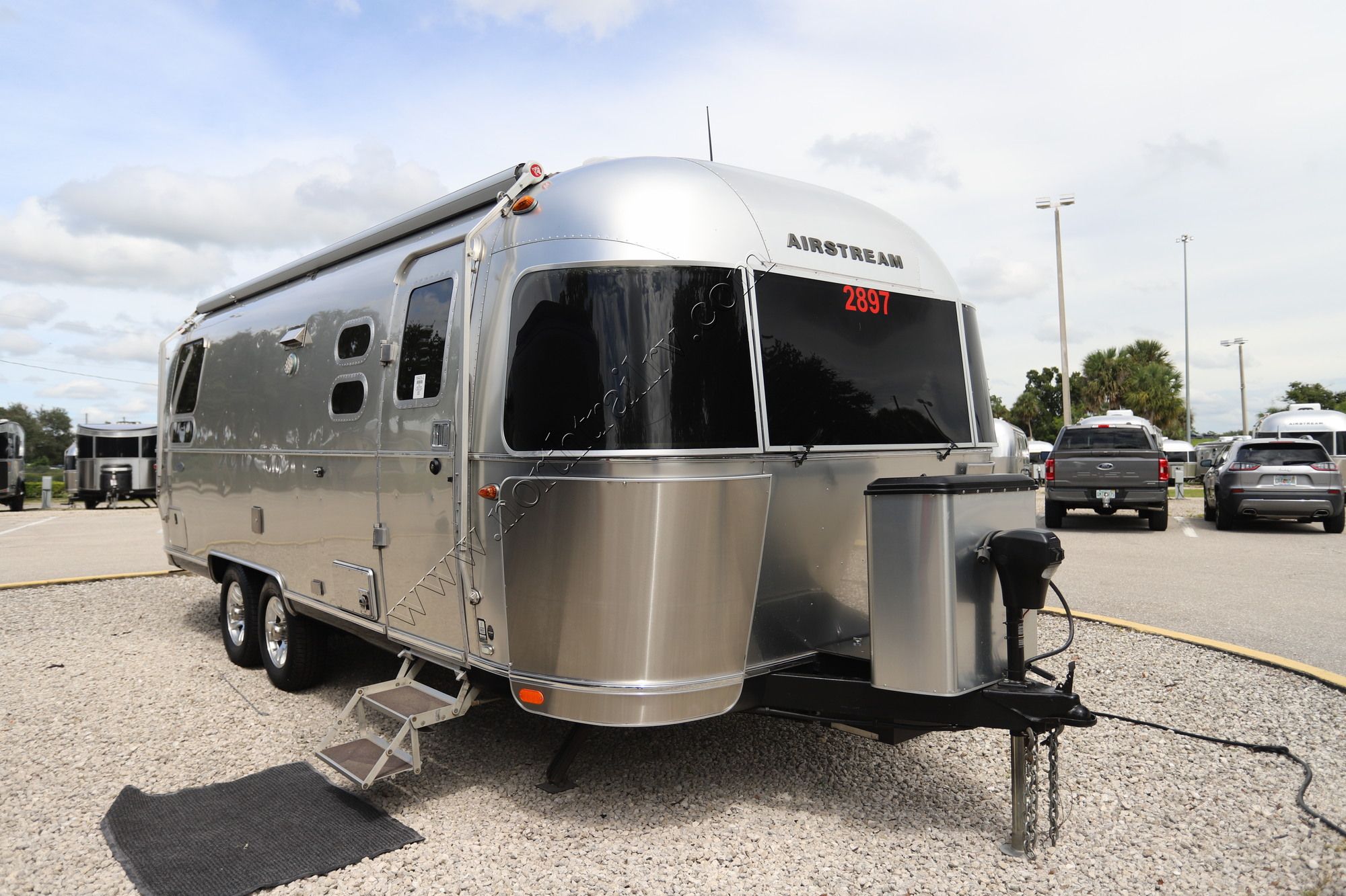 Used 2019 Airstream Flying Cloud 25RBT Travel Trailer  For Sale