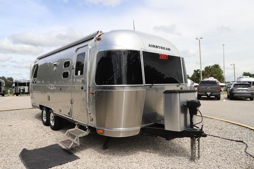 2019 Airstream Flying Cloud 25RBT