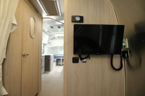 2022 Airstream Globetrotter 27FBQ Travel Trailer