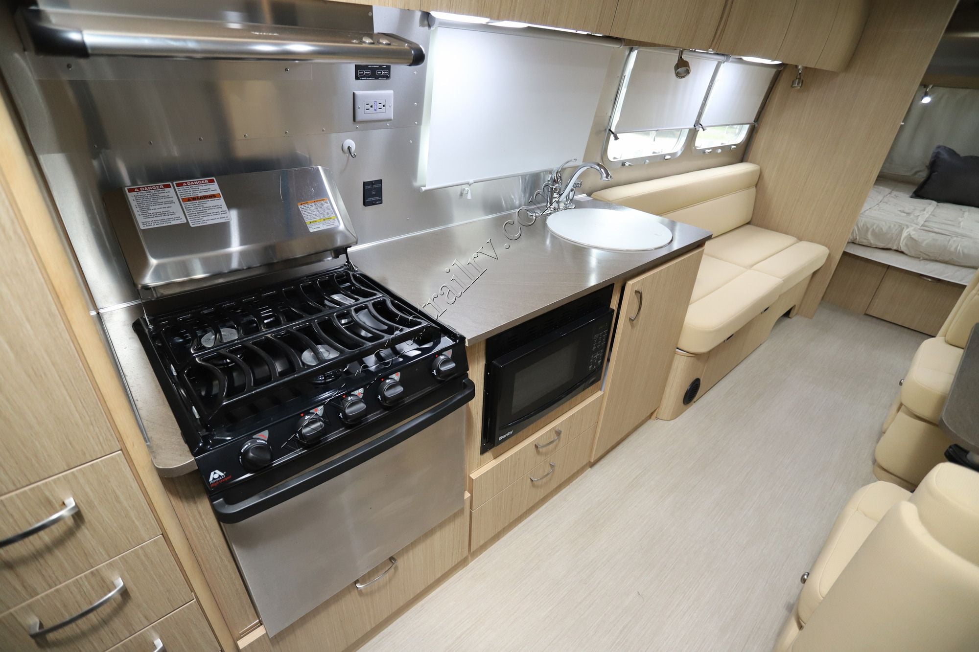 2017 Airstream Flying Cloud 30B Travel Trailer Used  For Sale