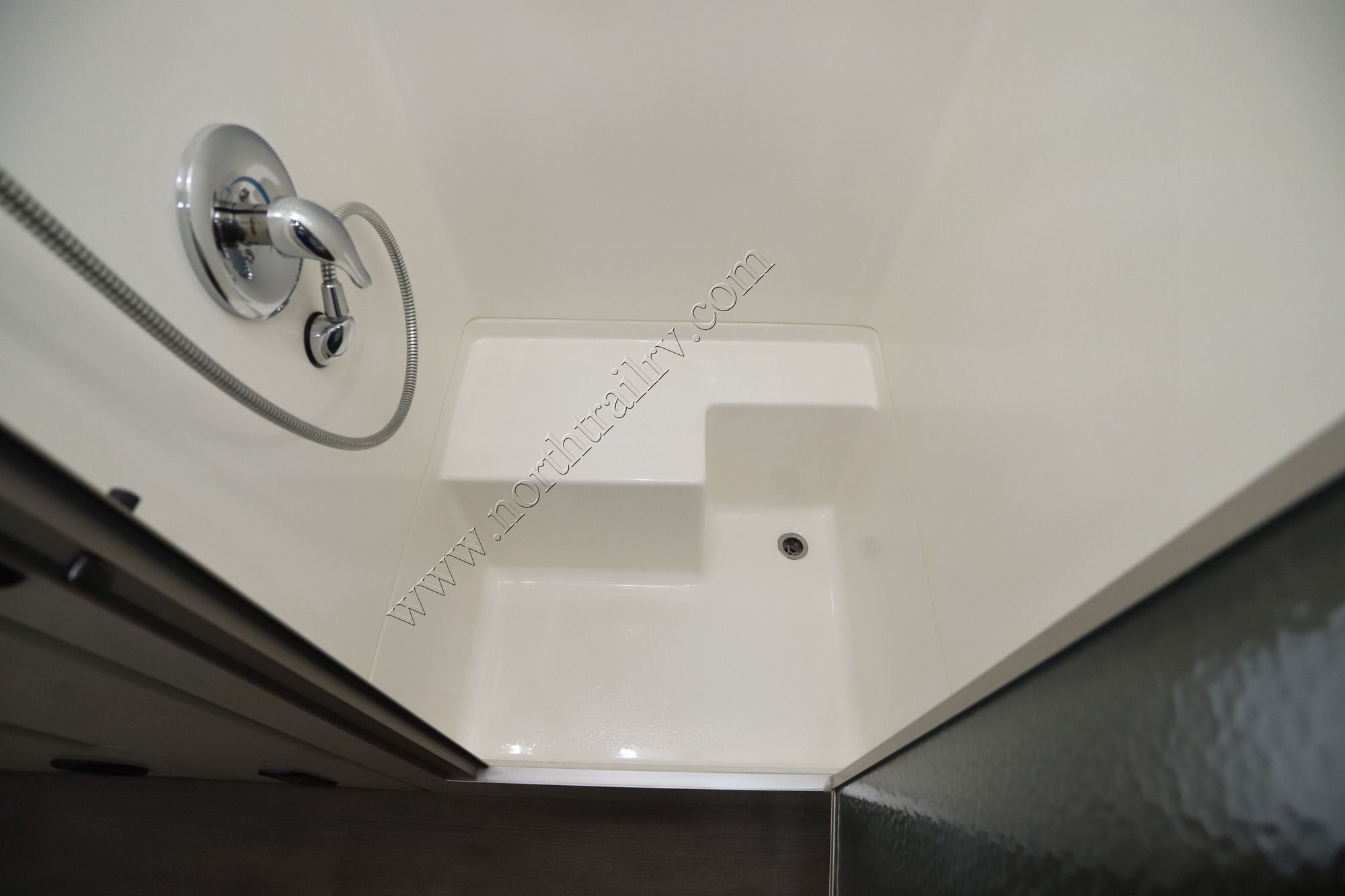 Used 2018 Airstream Intl Serenity 27FBT Travel Trailer  For Sale