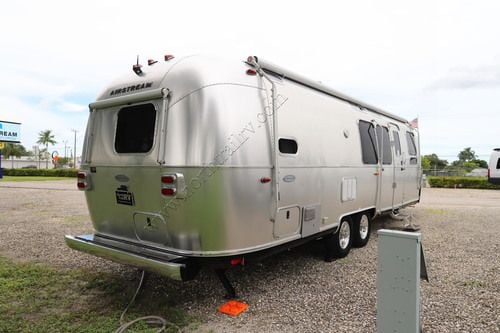 2017 Airstream Flying Cloud 30B