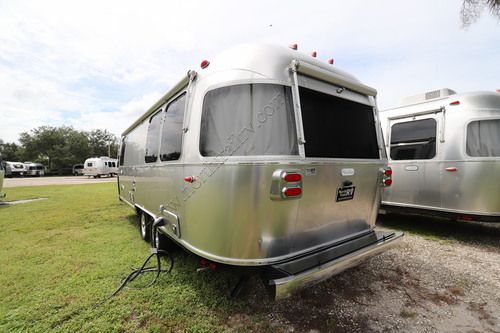 2027 Airstream Flying Cloud 25FB