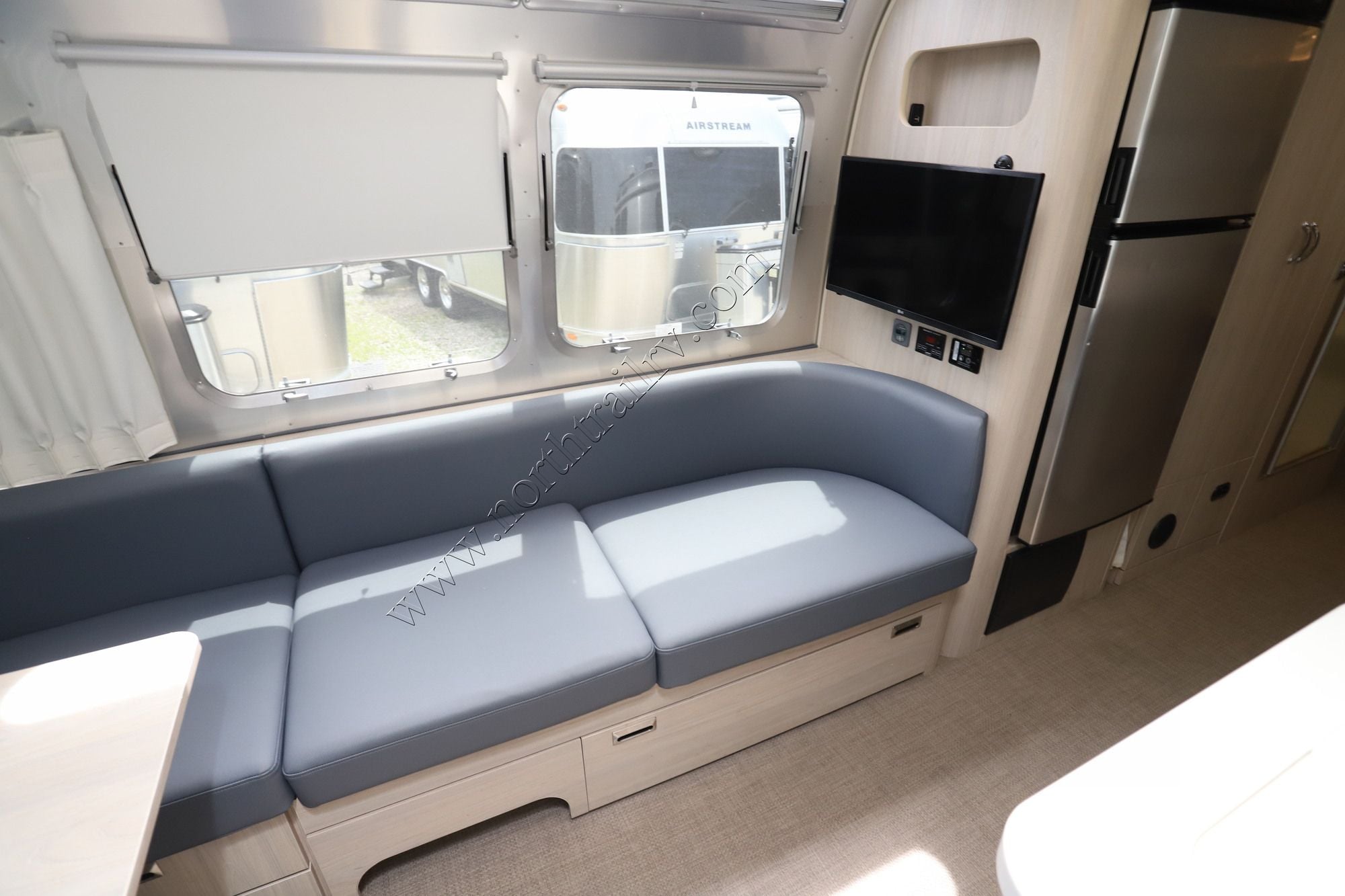 Used 2022 Airstream Globetrotter 27FBQ Travel Trailer  For Sale