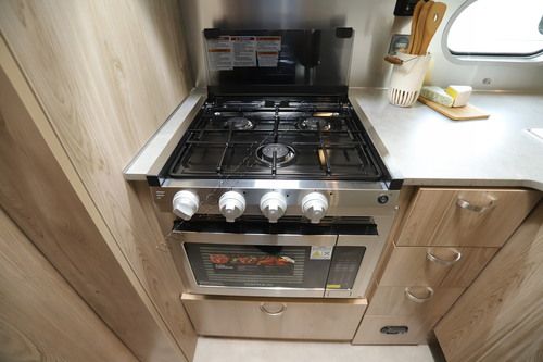 2027 Airstream Flying Cloud 25FB