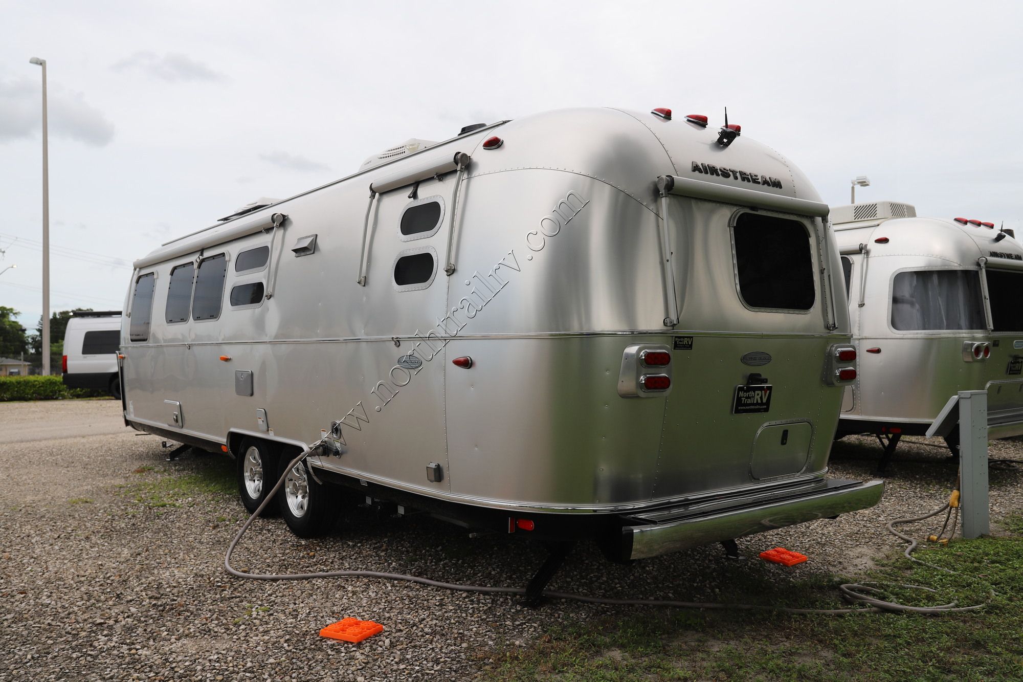 2017 Airstream Flying Cloud 30B Travel Trailer Used  For Sale