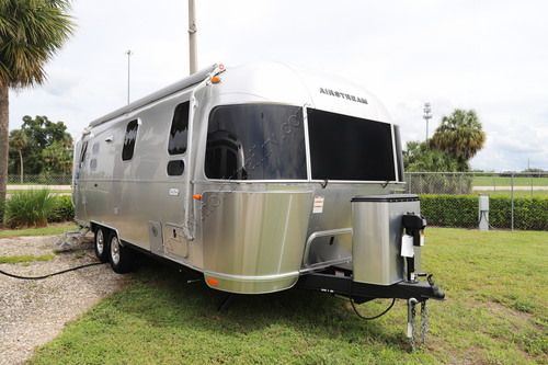 2027 Airstream Flying Cloud 25FB