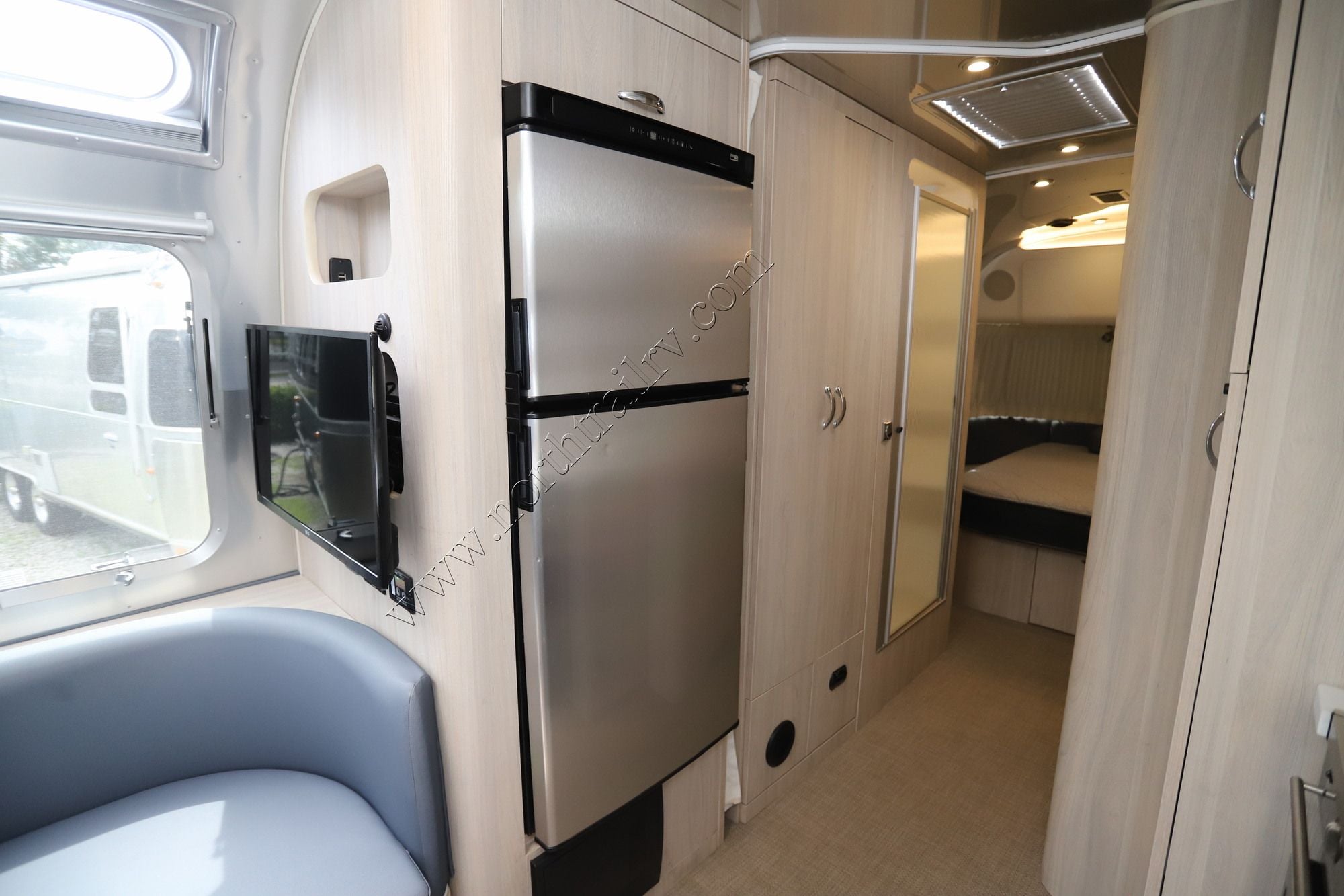 Used 2022 Airstream Globetrotter 27FBQ Travel Trailer  For Sale