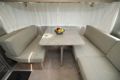 2027 Airstream Flying Cloud 25FB