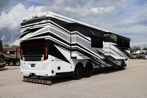 2027 Tiffin Motor Homes Zephyr 45PZ