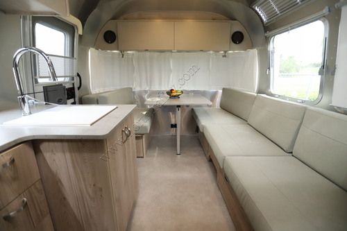 2027 Airstream Flying Cloud 25FB