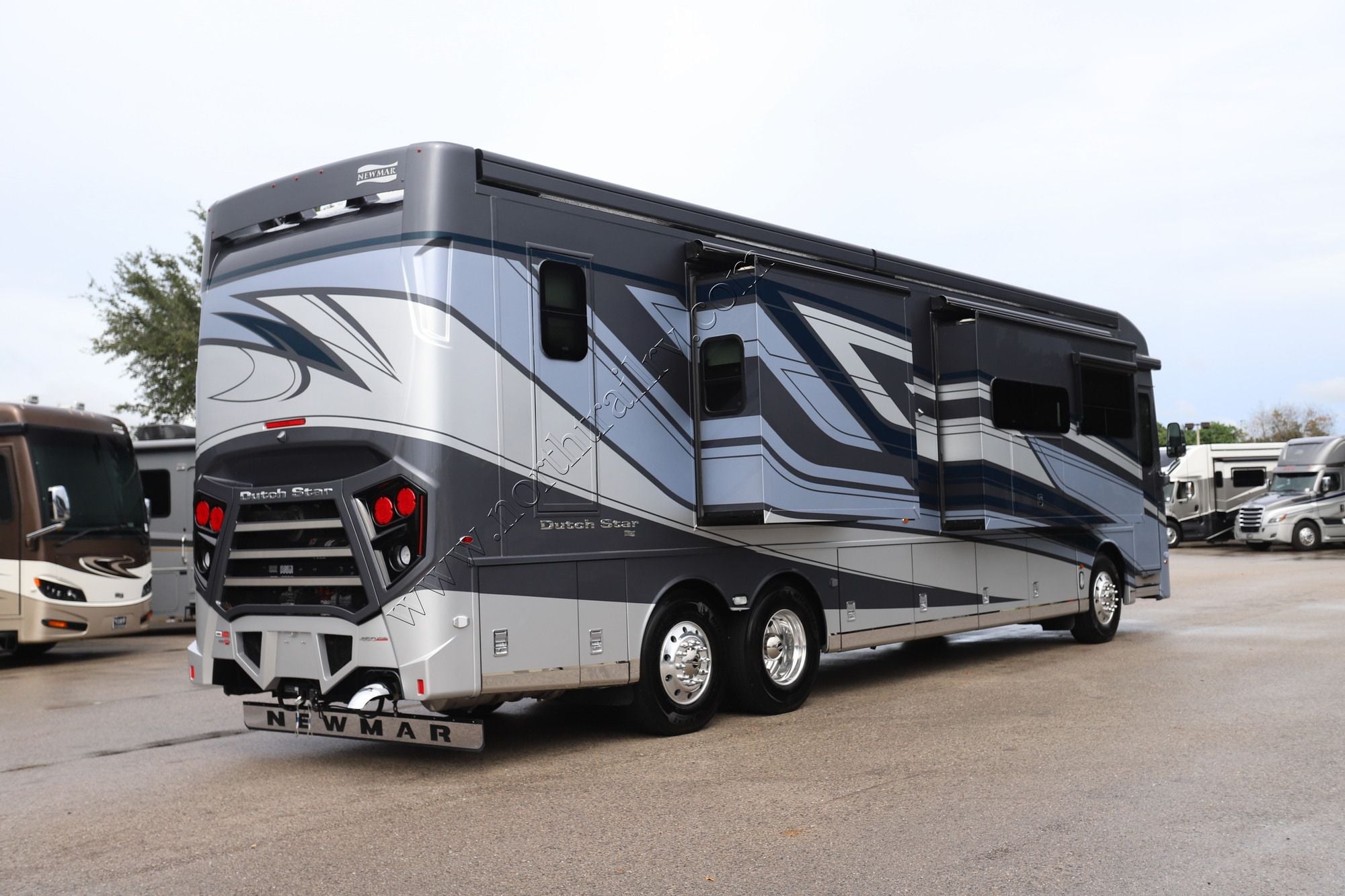 Used 2026 Newmar Dutch Star 4081 Class A  For Sale