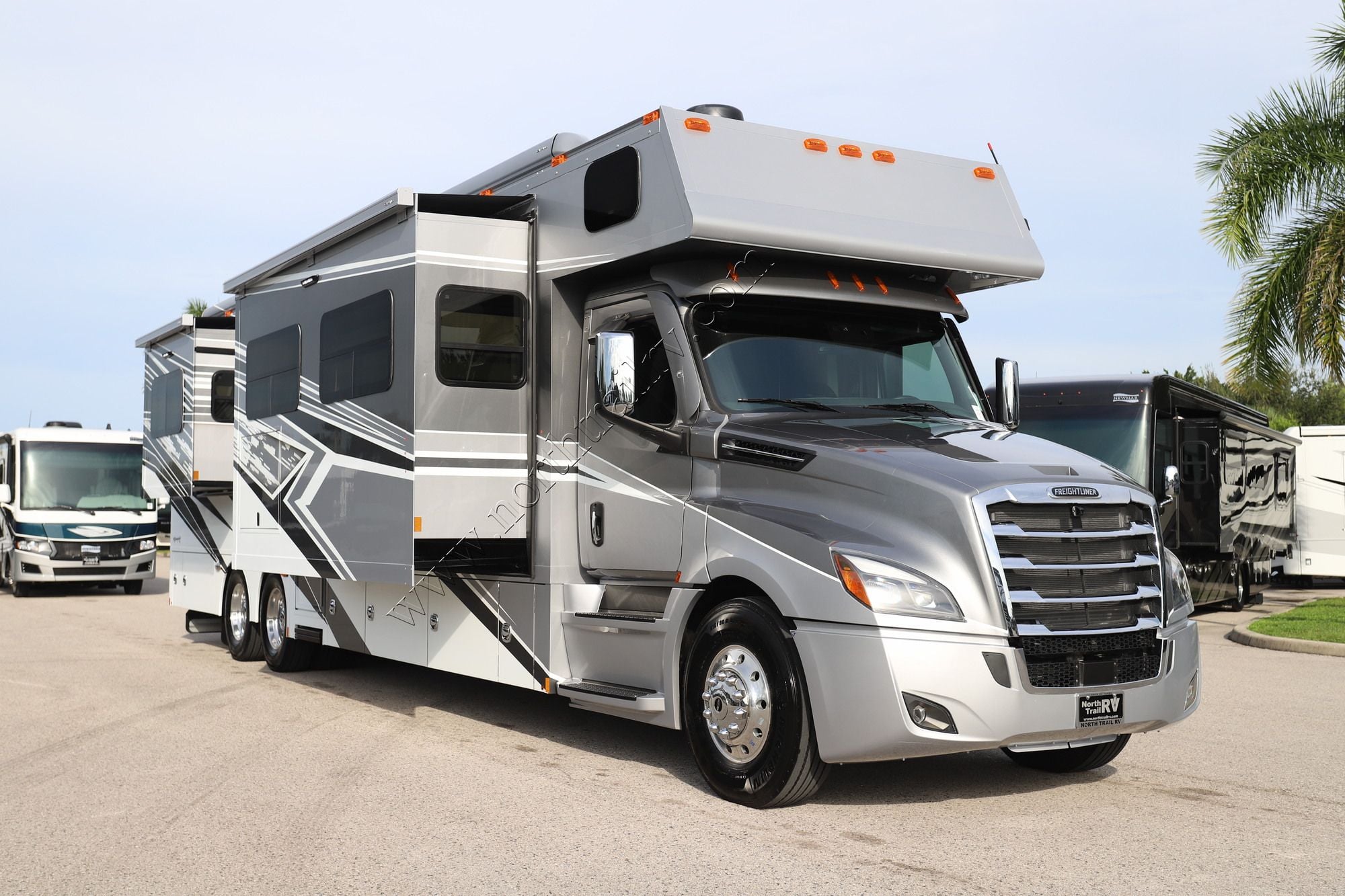New 2027 Renegade Rv Classic 43CMD Super C  For Sale
