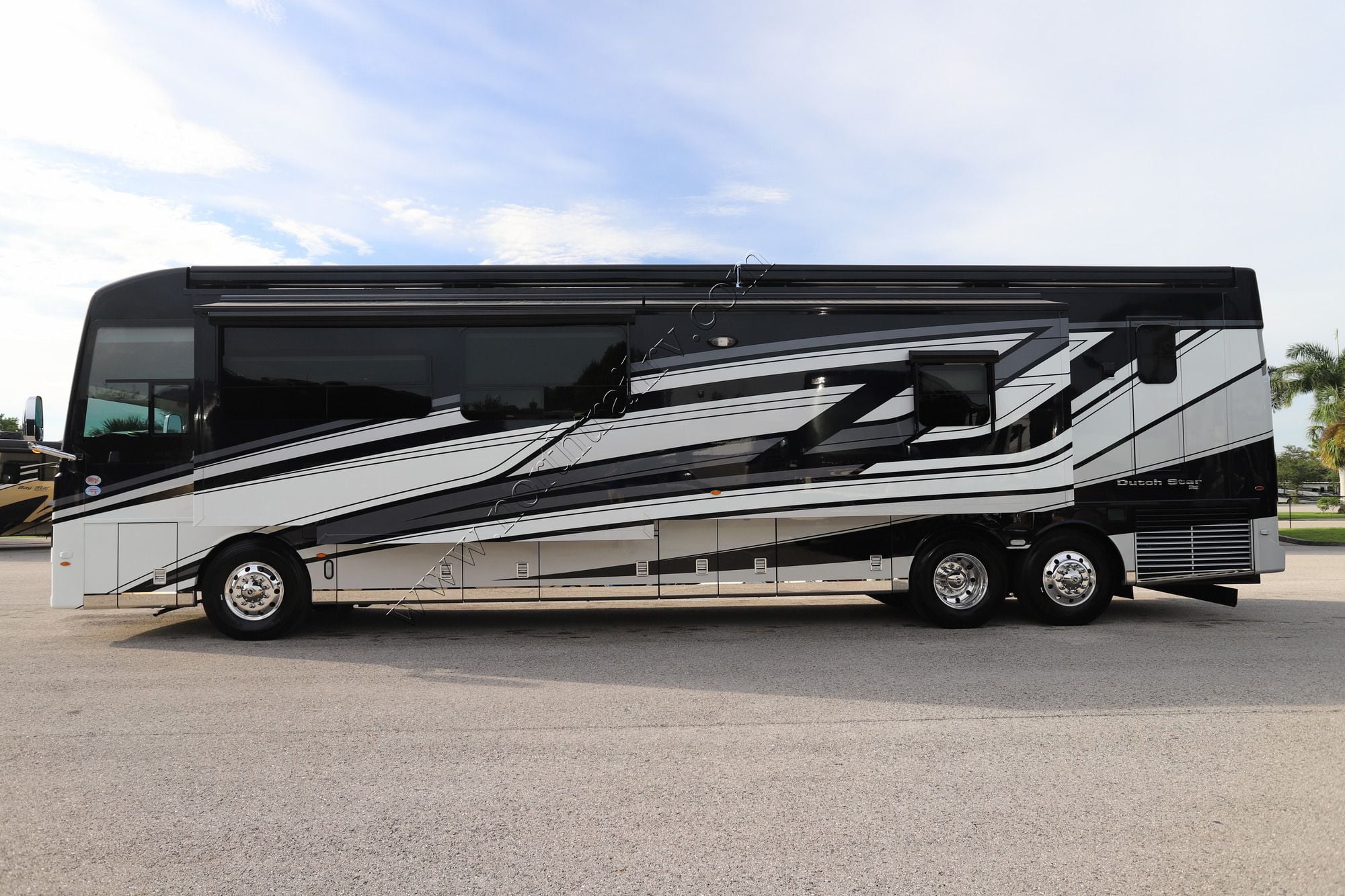 Used 2026 Newmar Dutch Star 4325 Class A  For Sale
