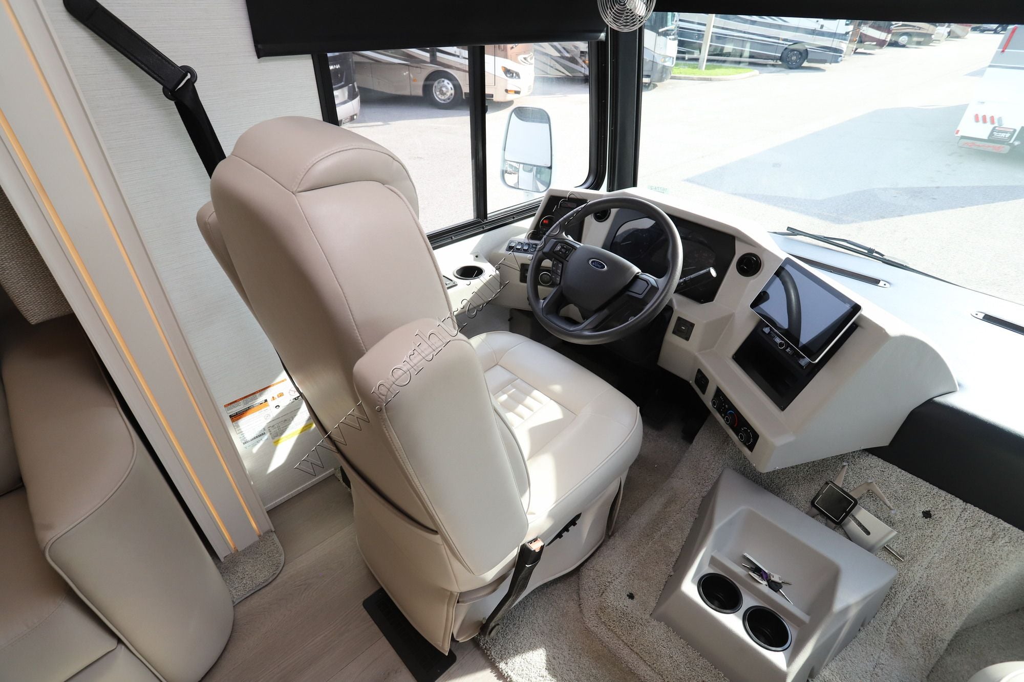 Used 2025 Newmar Bay Star Sport 3014 Class A  For Sale
