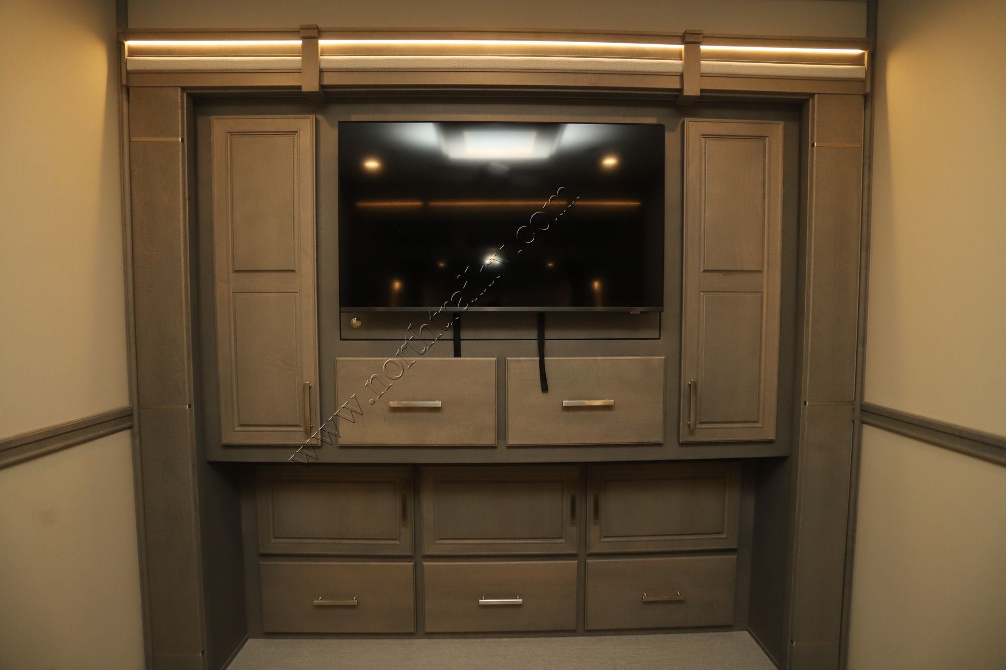 New 2027 Renegade Rv Classic 43CMD Super C  For Sale
