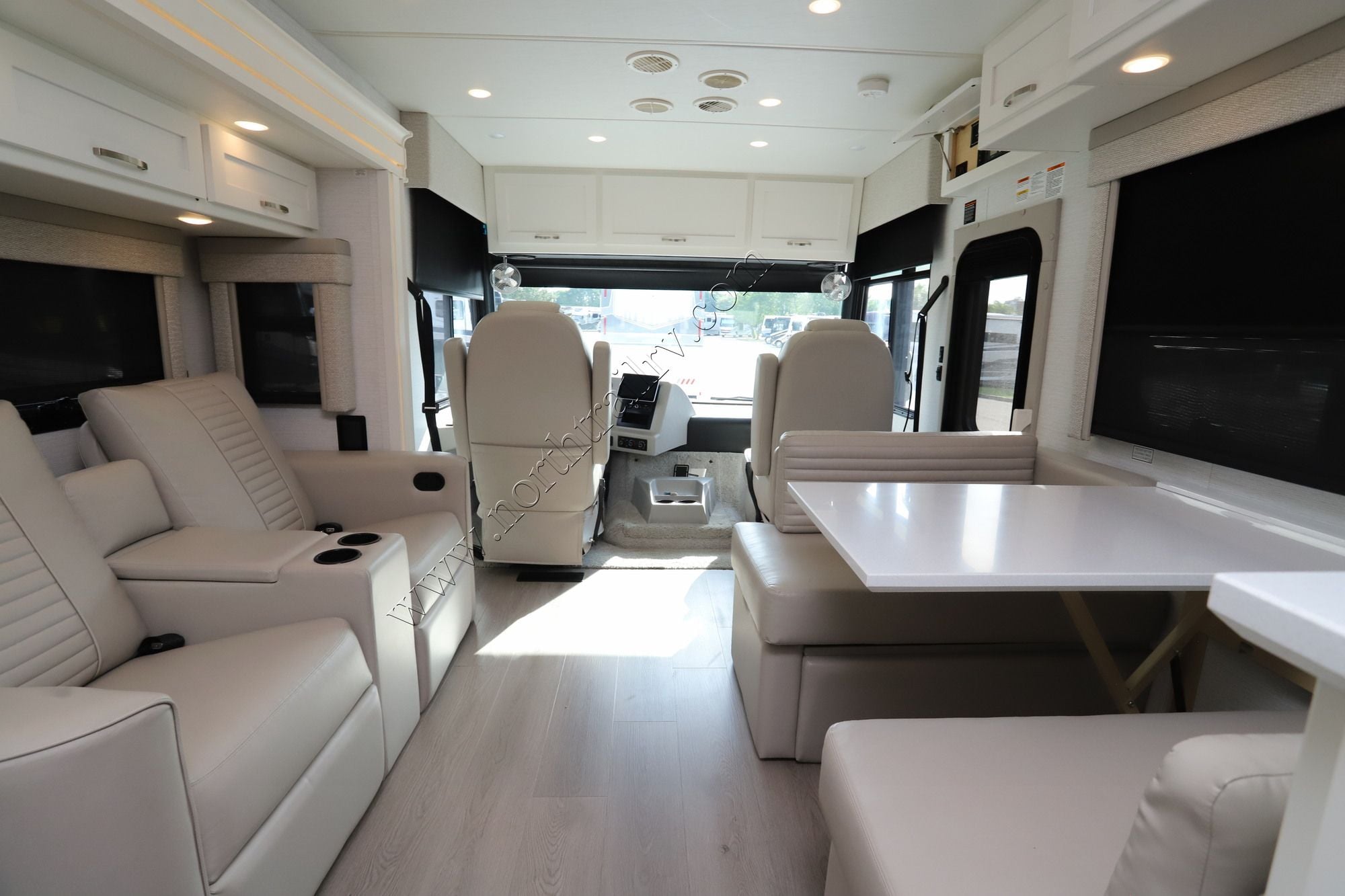 Used 2025 Newmar Bay Star Sport 3014 Class A  For Sale