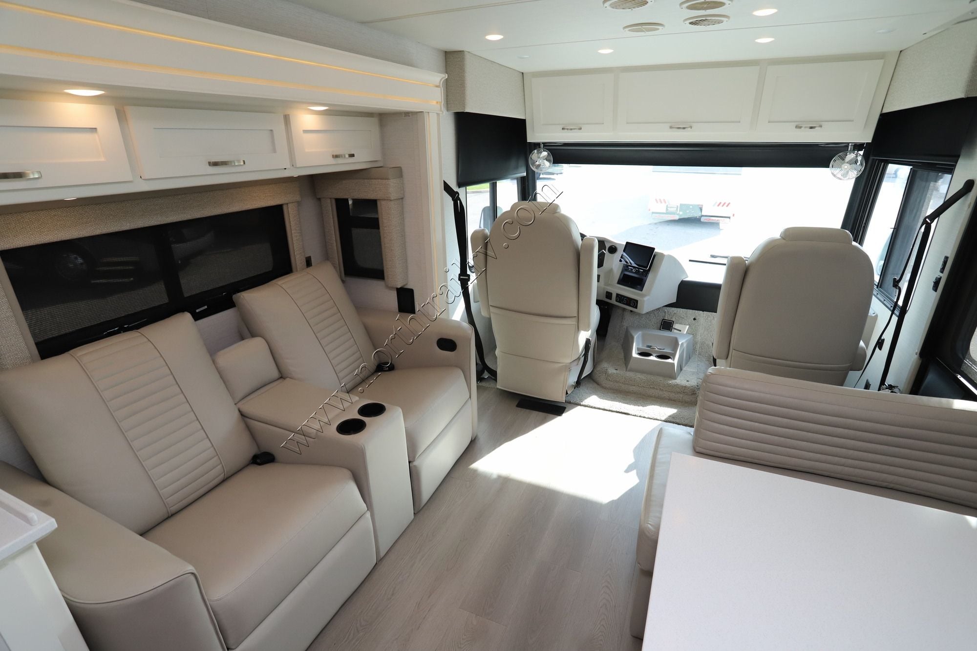 Used 2025 Newmar Bay Star Sport 3014 Class A  For Sale