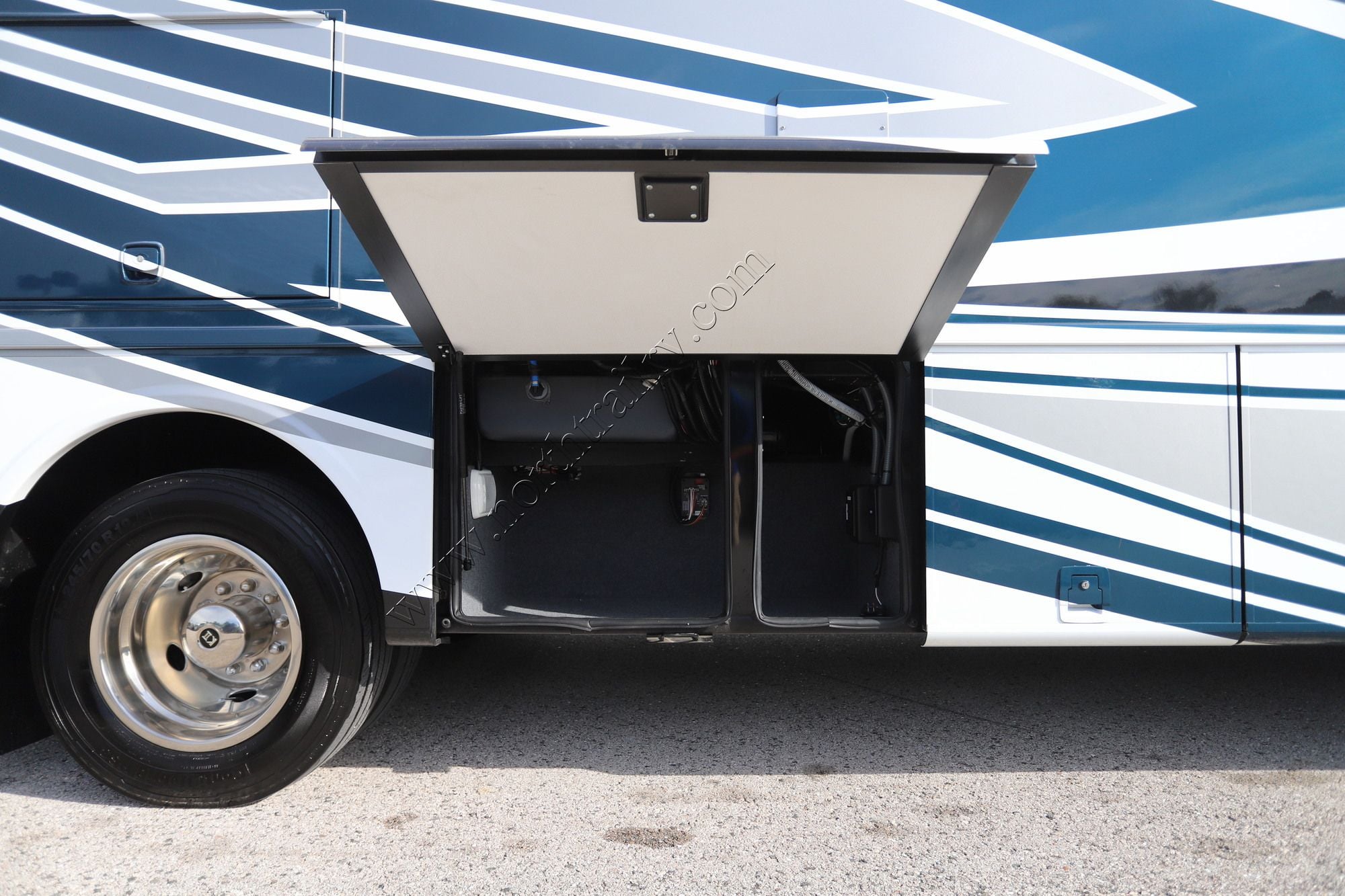 Used 2025 Newmar Bay Star Sport 3014 Class A  For Sale