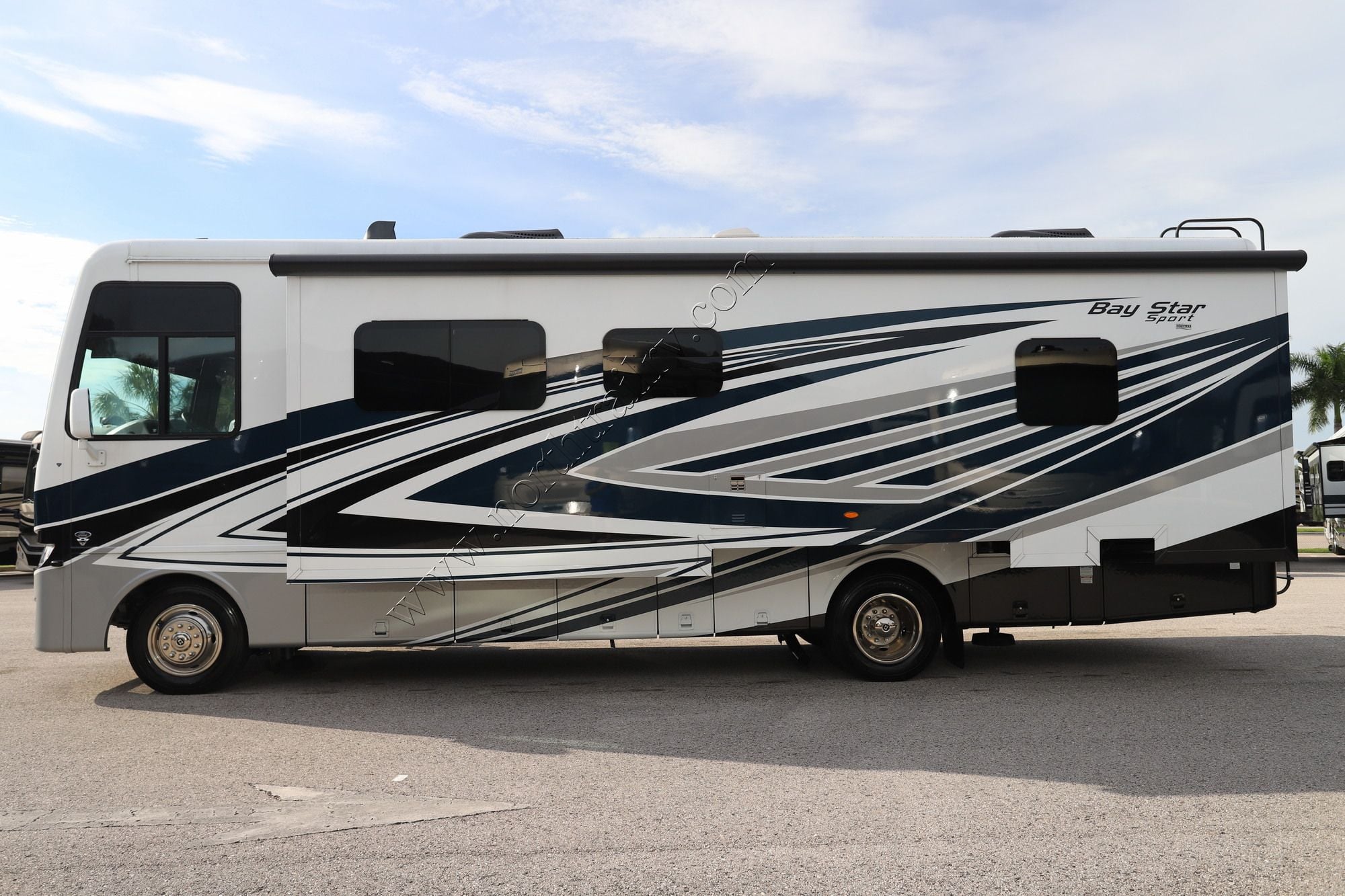 Used 2025 Newmar Bay Star Sport 3014 Class A  For Sale