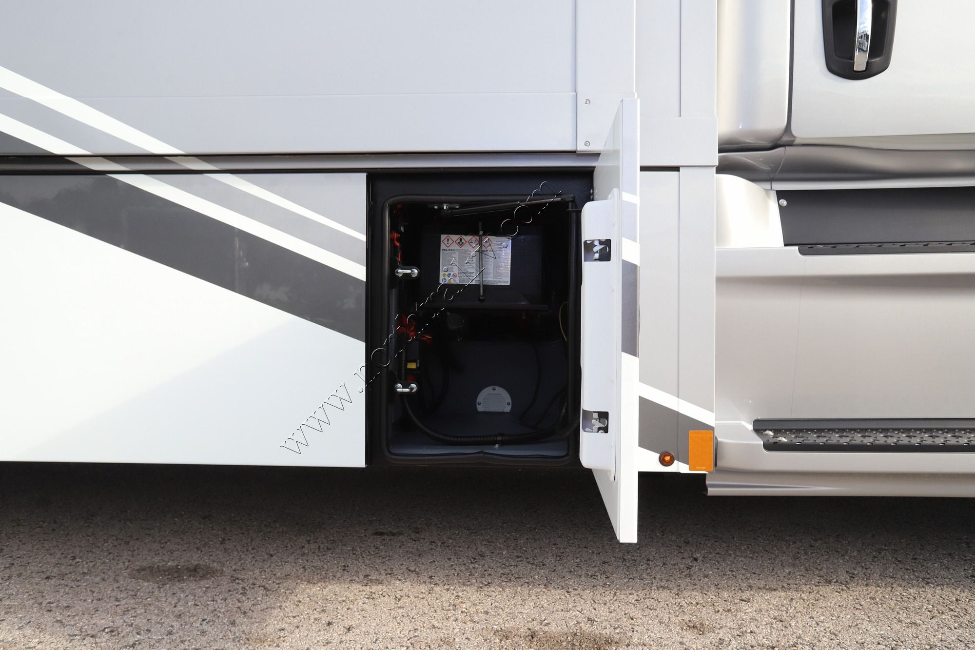 New 2027 Renegade Rv Classic 43CMD Super C  For Sale
