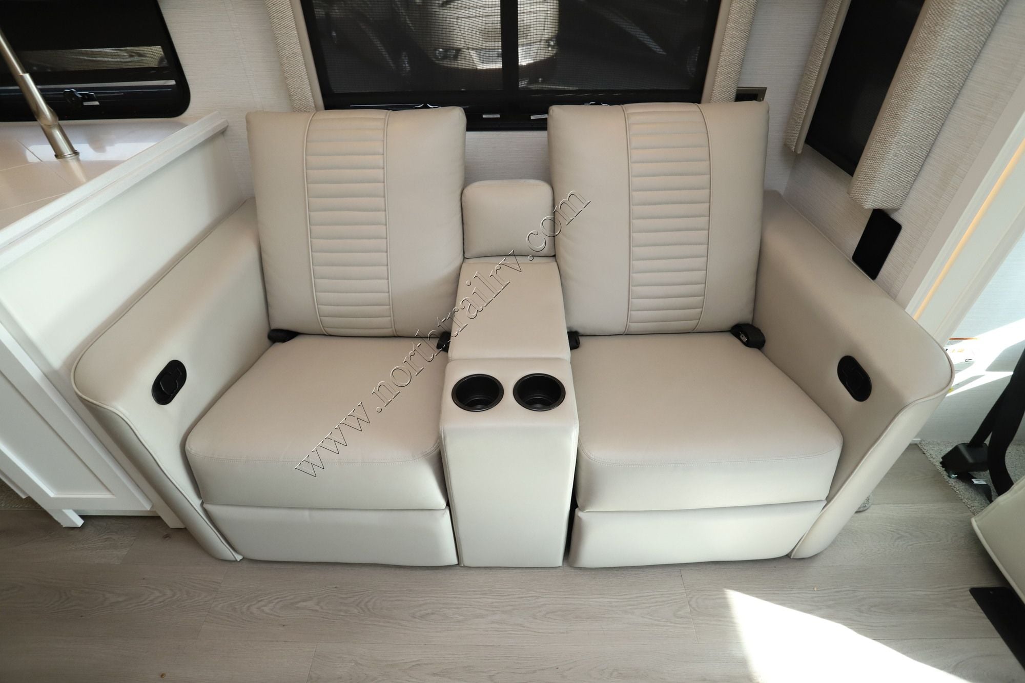 Used 2025 Newmar Bay Star Sport 3014 Class A  For Sale
