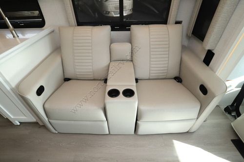 2025 Newmar Bay Star Sport 3014