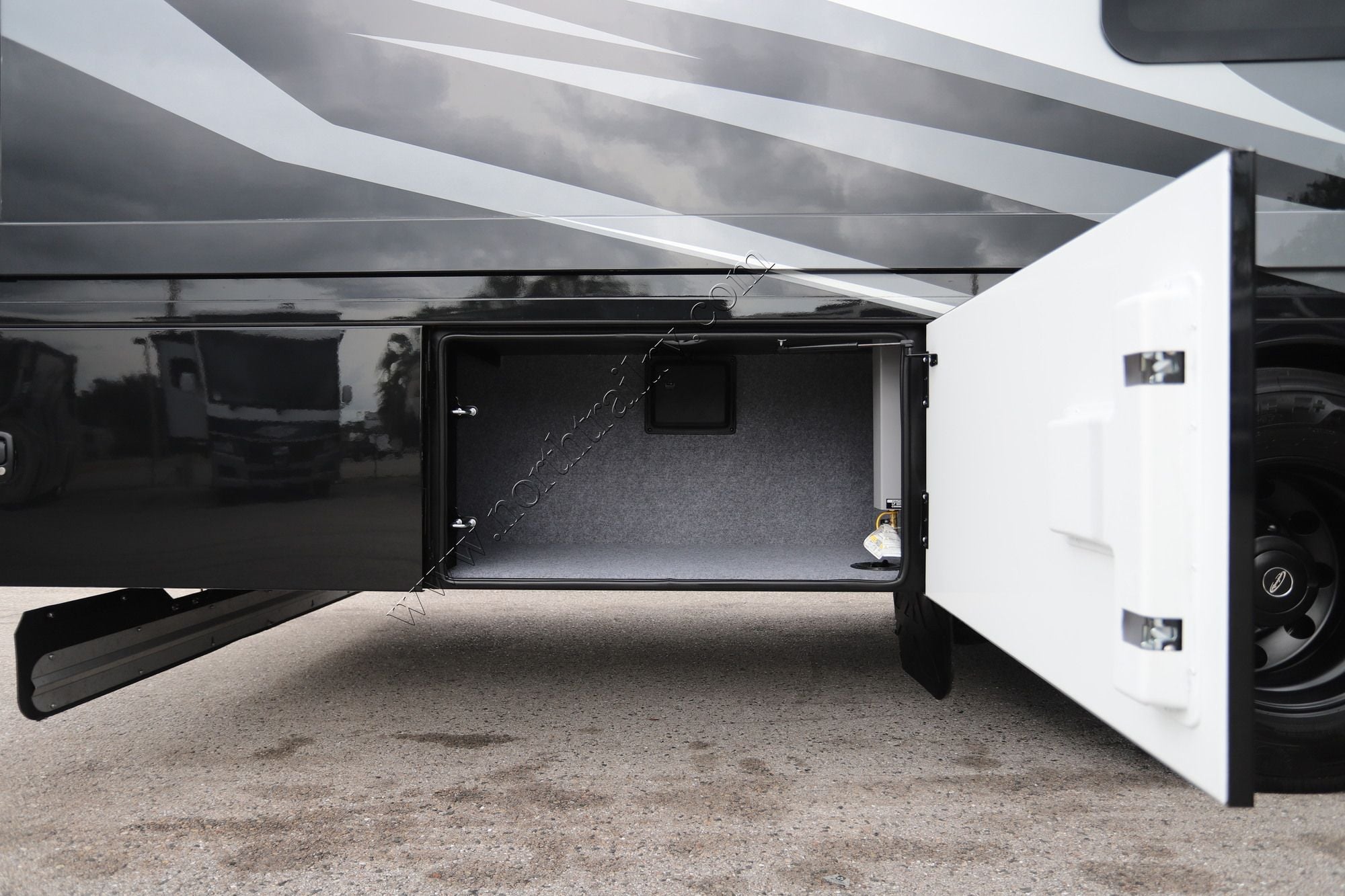 New 2027 Renegade Rv Valencia 39BB Super C  For Sale