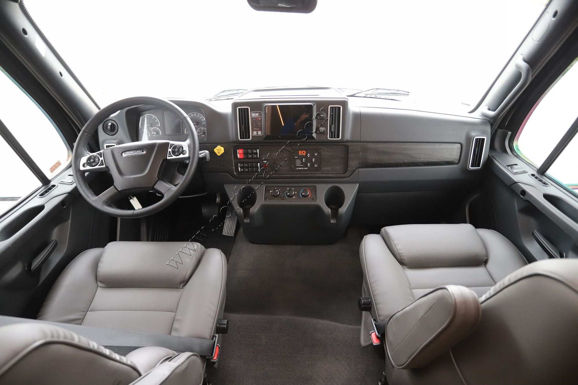 New 2027 Renegade Rv Valencia 39BB Super C  For Sale