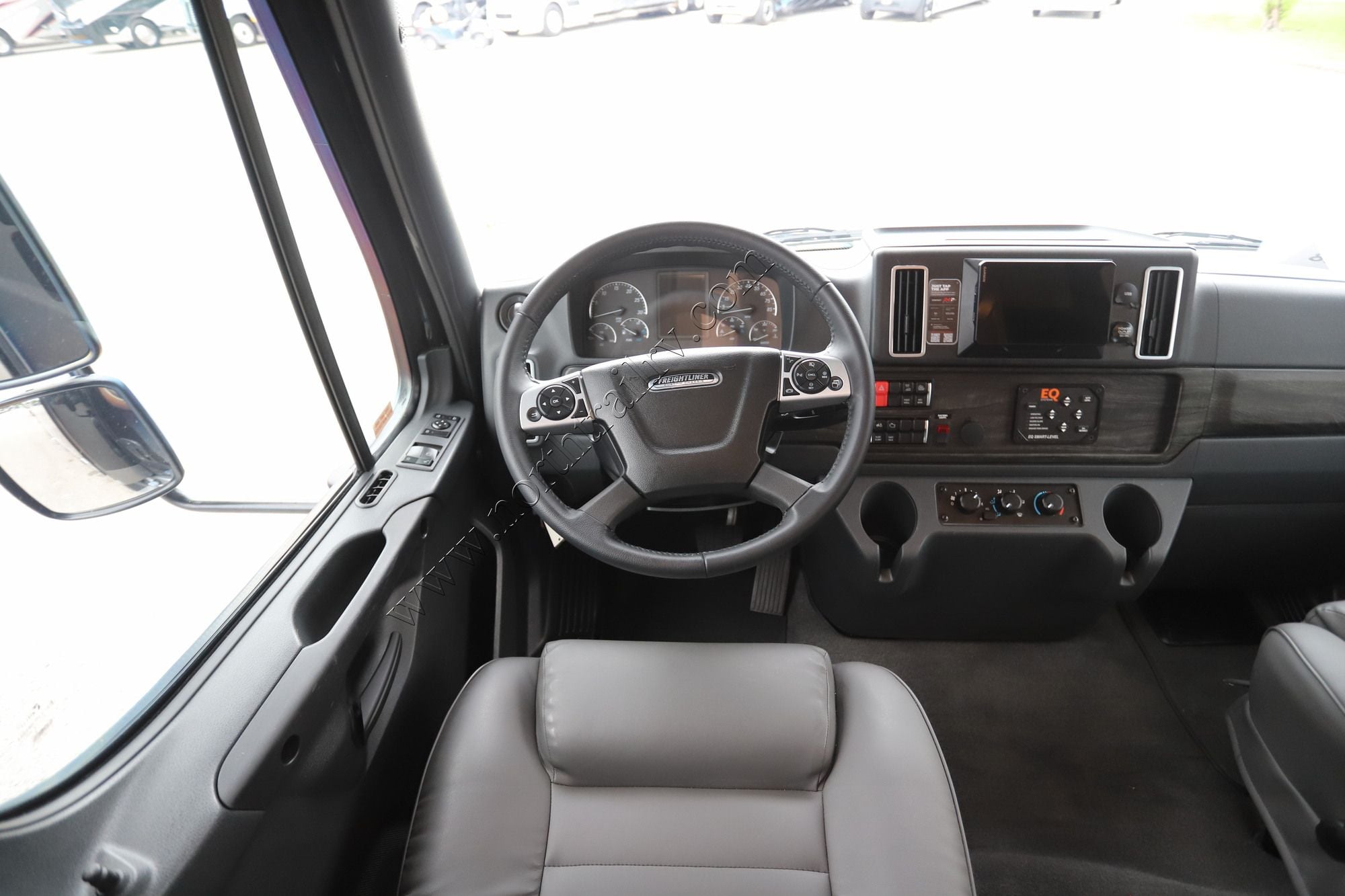 New 2027 Renegade Rv Valencia 39BB Super C  For Sale
