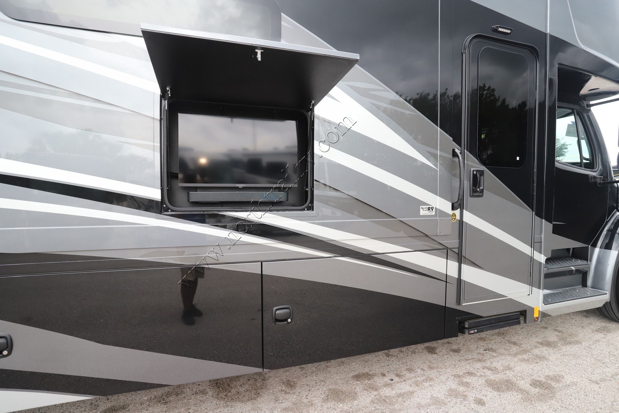 New 2027 Renegade Rv Valencia 39BB Super C  For Sale