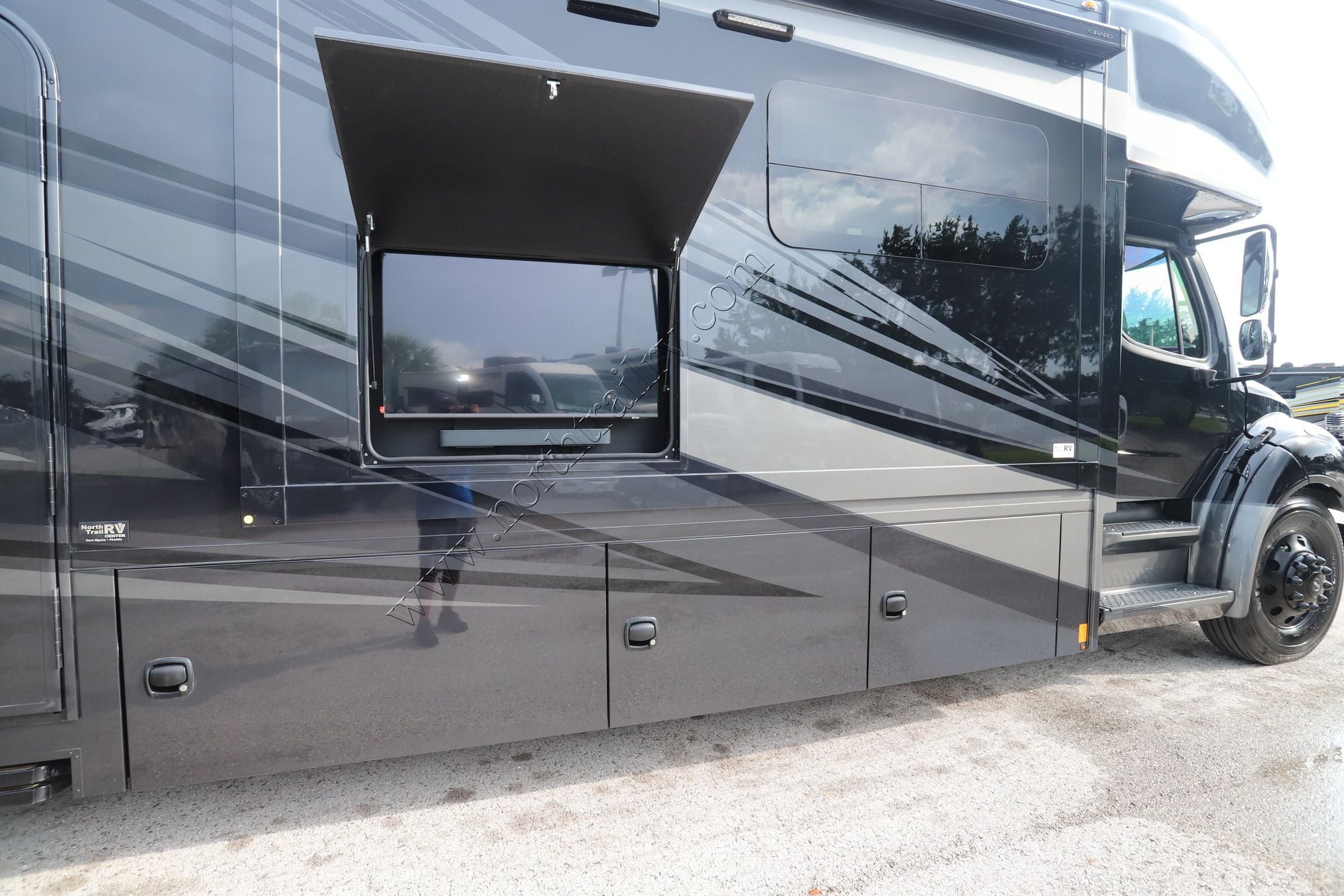 New 2027 Renegade Rv Verona Le 40LBH Super C  For Sale