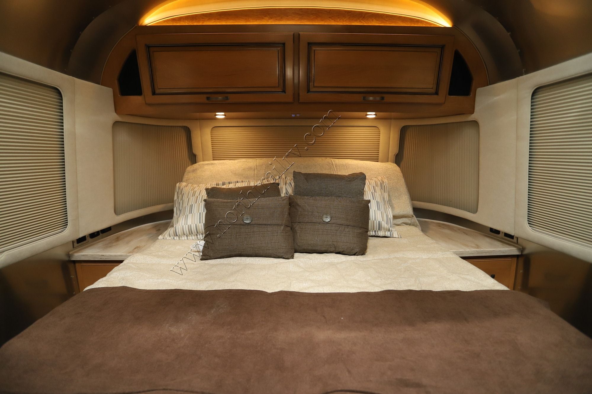 2020 Airstream Classic 30 RBQ Travel Trailer Used  For Sale