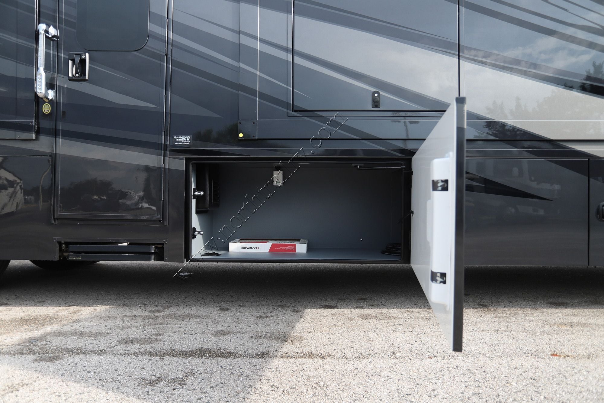 New 2027 Renegade Rv Verona Le 40LBH Super C  For Sale