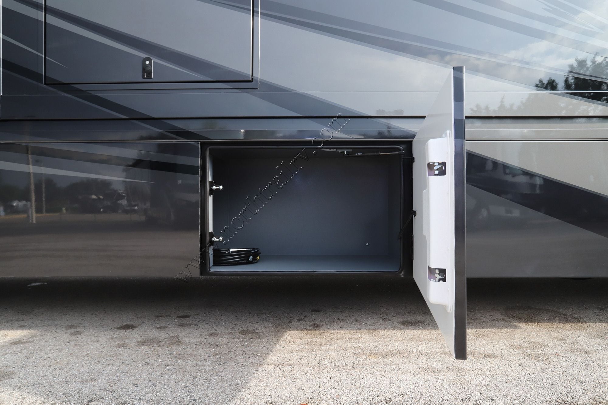 New 2027 Renegade Rv Verona Le 40LBH Super C  For Sale