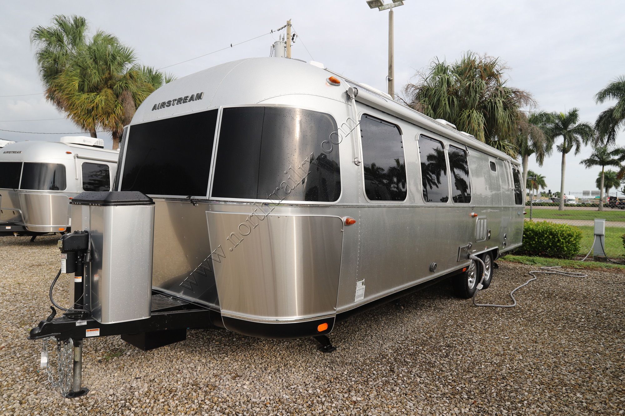 2020 Airstream Classic 30 RBQ Travel Trailer Used For Sale
