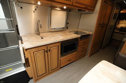 2020 Airstream Classic 30 RBQ