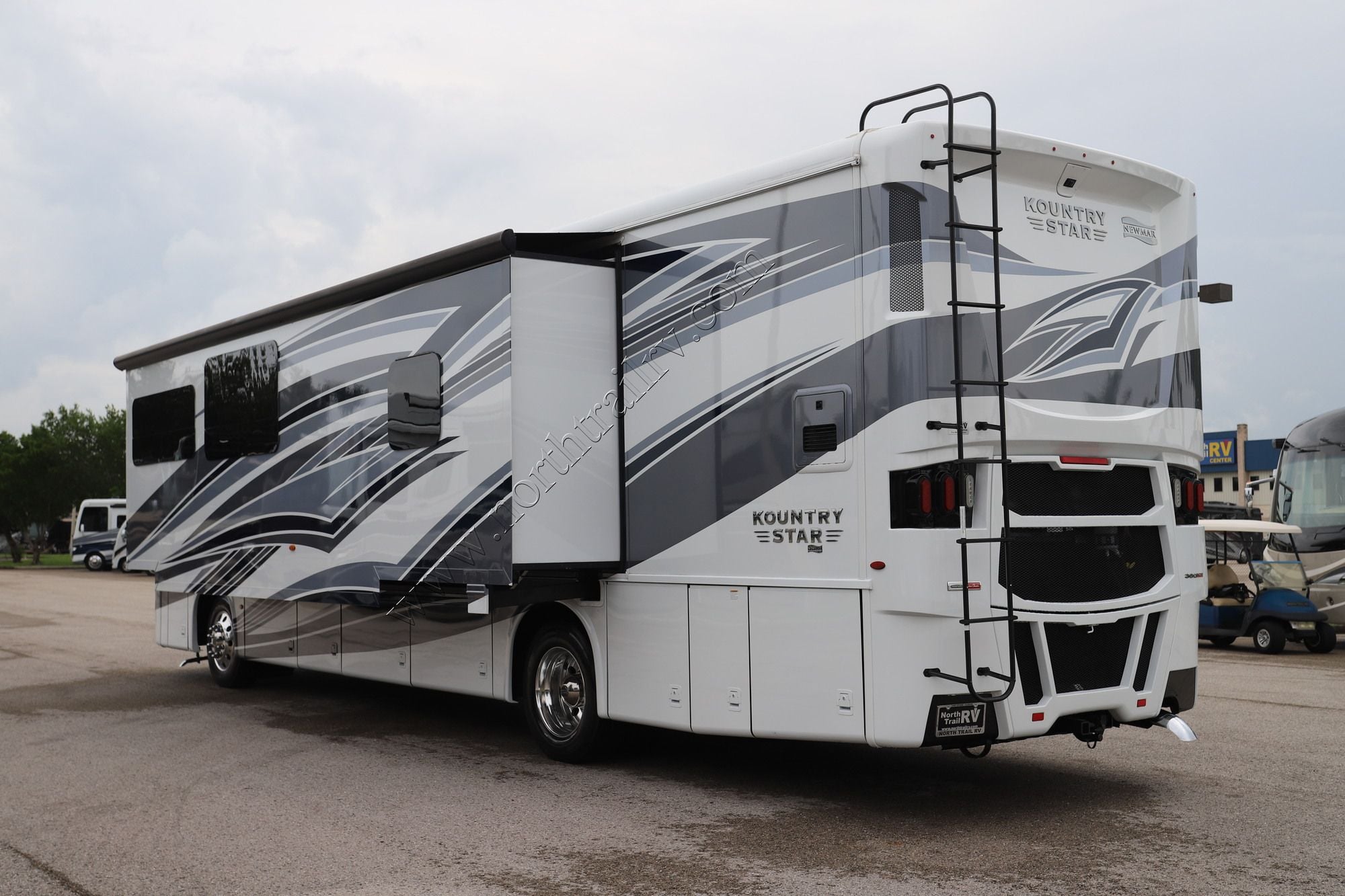 Used 2022 Newmar Kountry Star 3709 Class A  For Sale